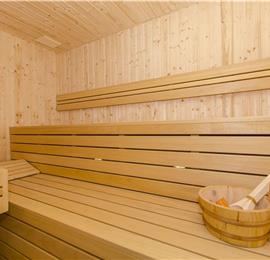 5 bedroom beachfront villa with heated pool near Omis, sleeps 9